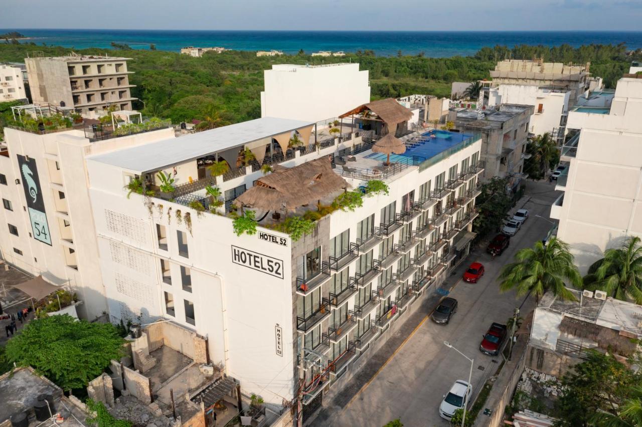 Hotel 52