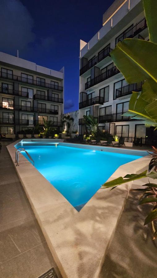 Stylish 1br Near Attractions, 2 Incredible Pools, Gym,cinema Apartment Playa del Carmen