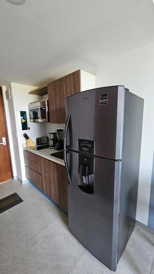 Stylish 1br Near Attractions, 2 Incredible Pools, Gym,cinema Apartment