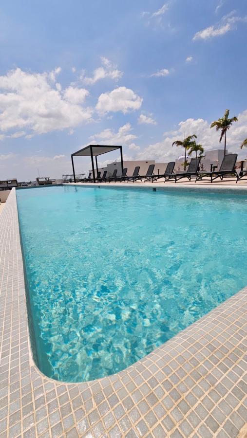 Stylish 1br Near Attractions, 2 Incredible Pools, Gym,cinema Apartment *