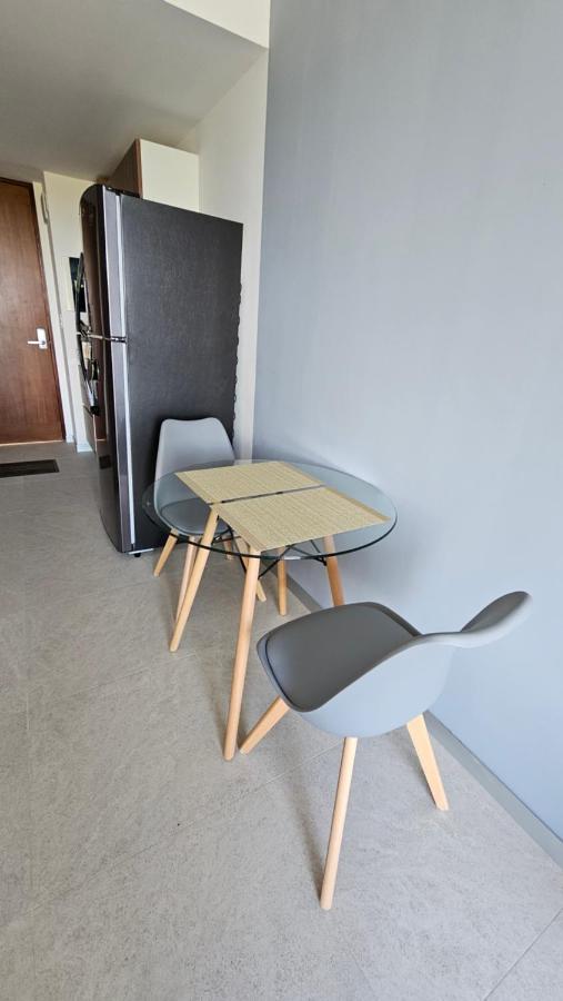 Stylish 1br Near Attractions, 2 Incredible Pools, Gym,cinema Apartment *