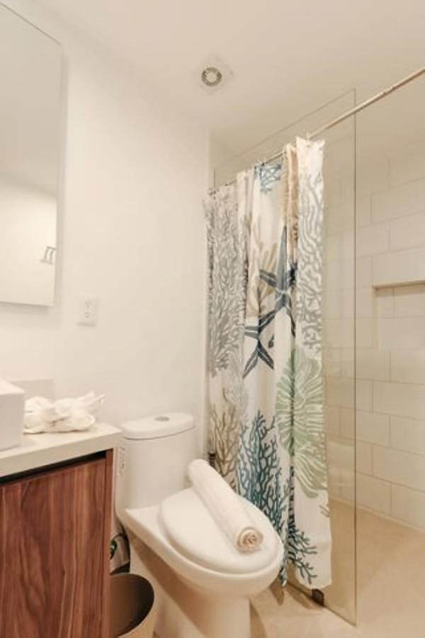 Apartment Stylish 1br Near Attractions, 2 Incredible Pools, Gym,cinema