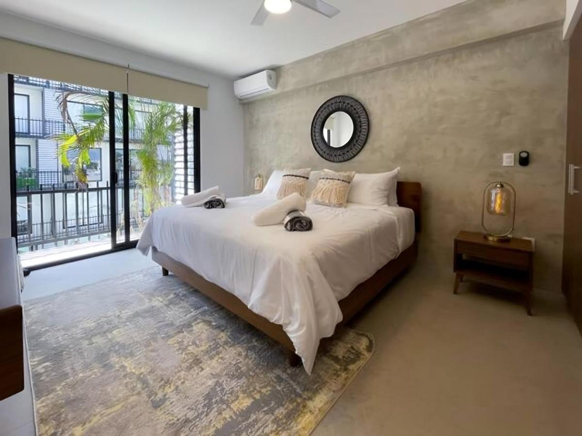 Apartment Stylish 1br Near Attractions, 2 Incredible Pools, Gym,cinema Playa del Carmen