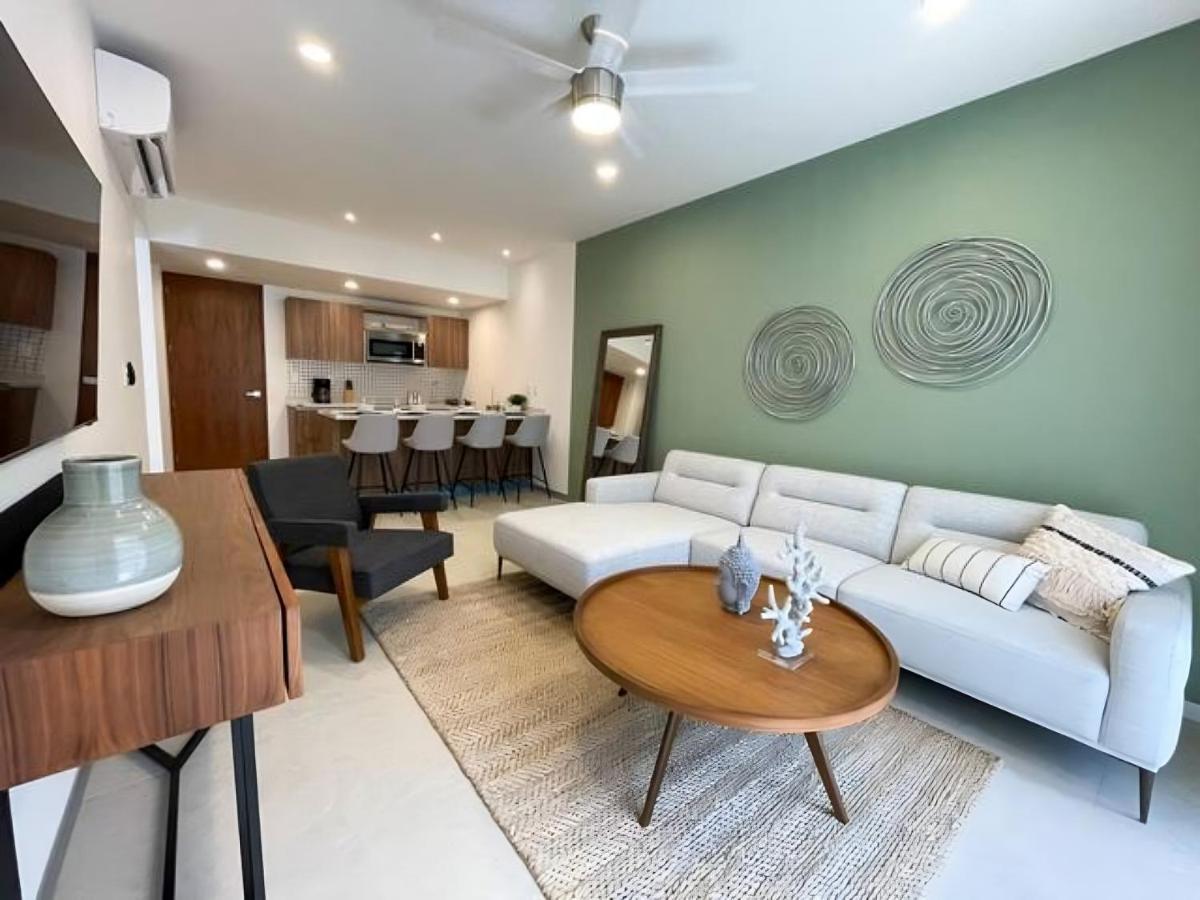 Stylish 1br Near Attractions, 2 Incredible Pools, Gym,cinema Playa del Carmen