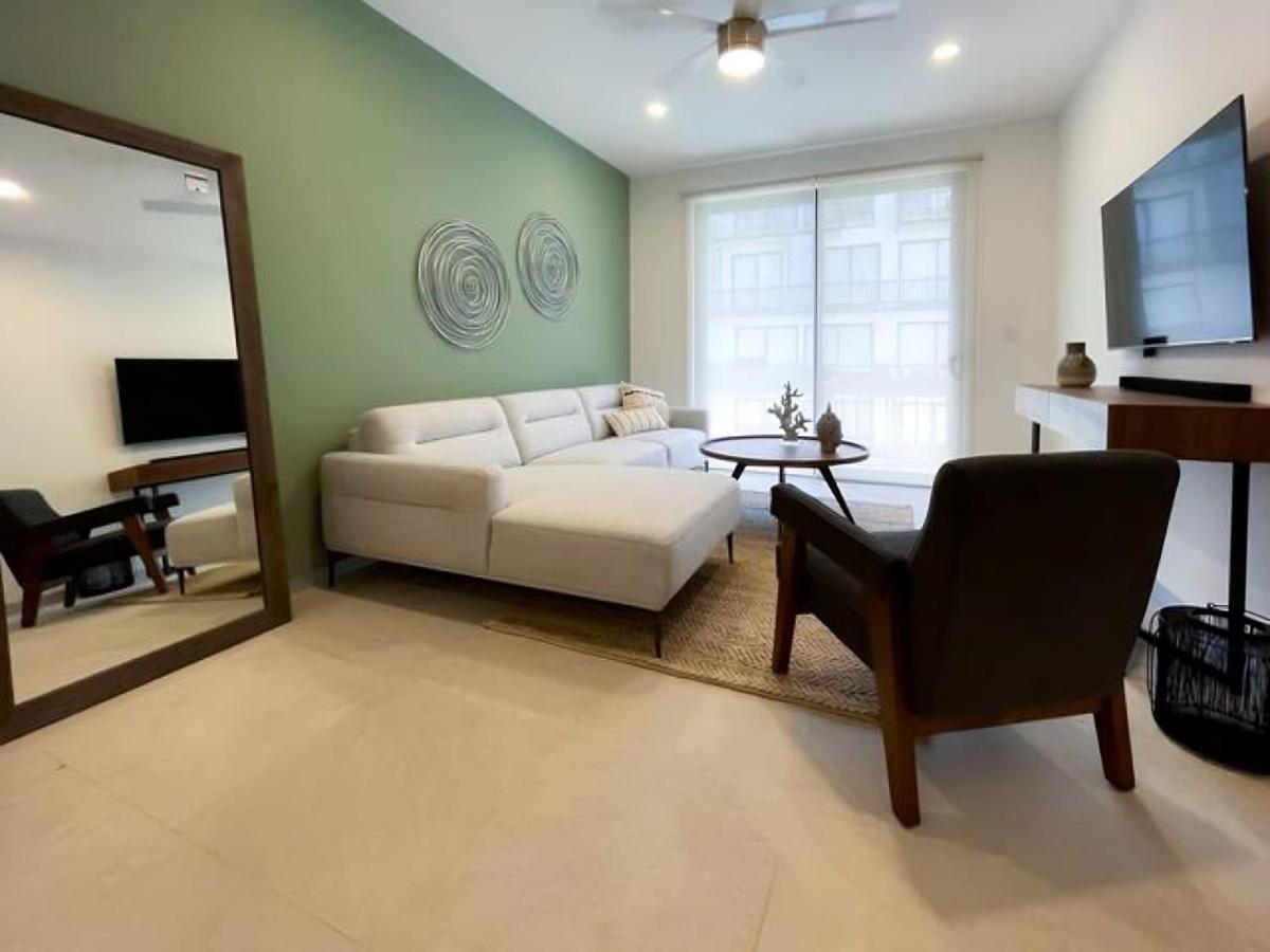 Stylish 1br Near Attractions, 2 Incredible Pools, Gym,cinema * Playa del Carmen