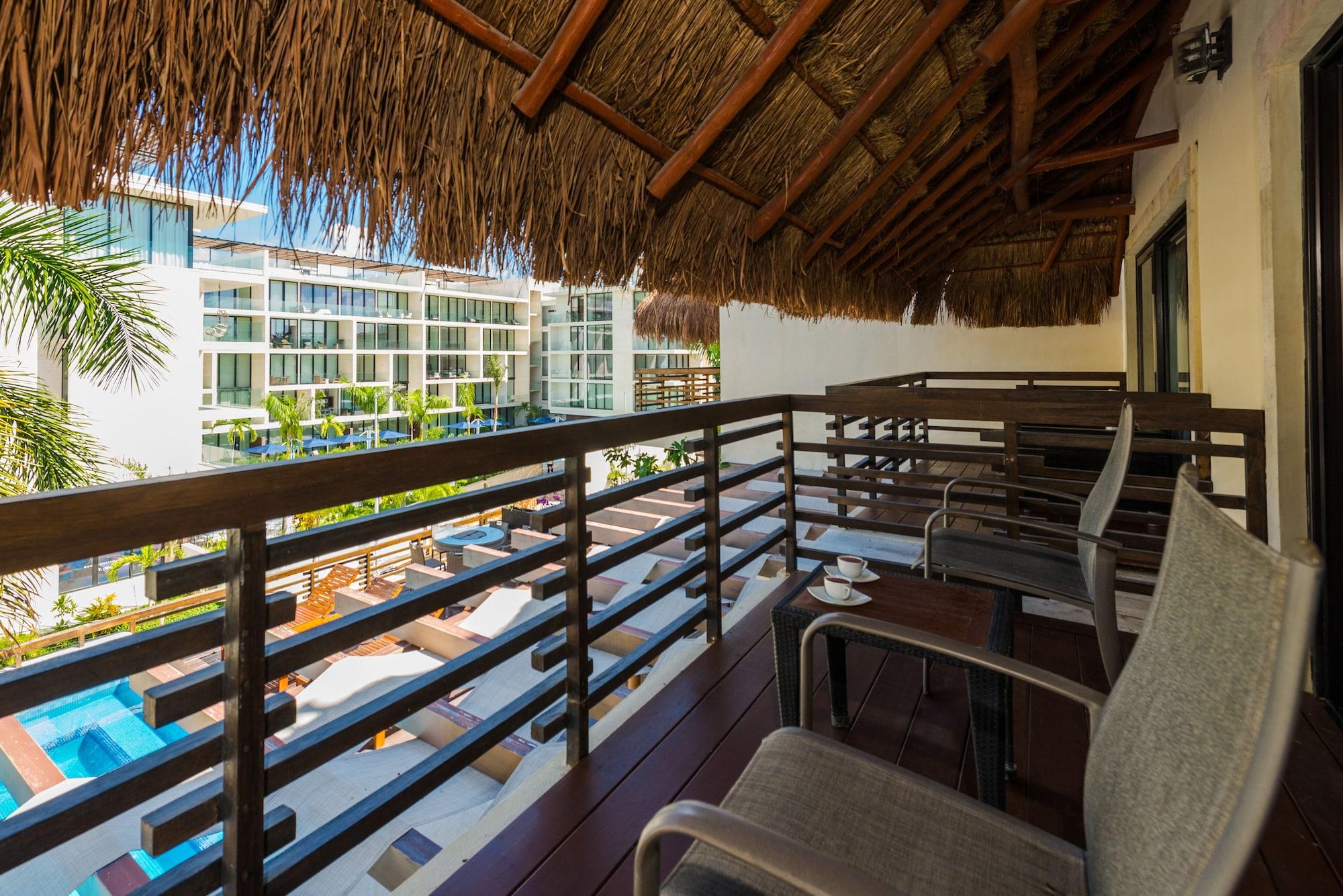La Divina By Aldea Thai Hotel 4*