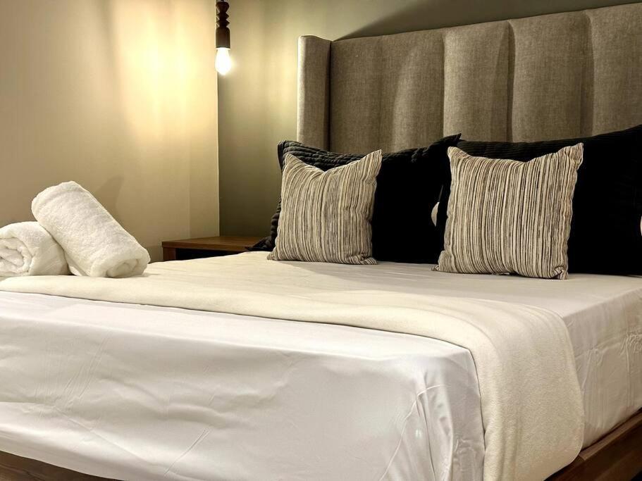2br Modern With Rooftop Pool - Prime Location By Solmar * Playa del Carmen