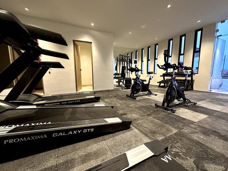 1br Modern With Rooftop Pool, Gym & Apartment