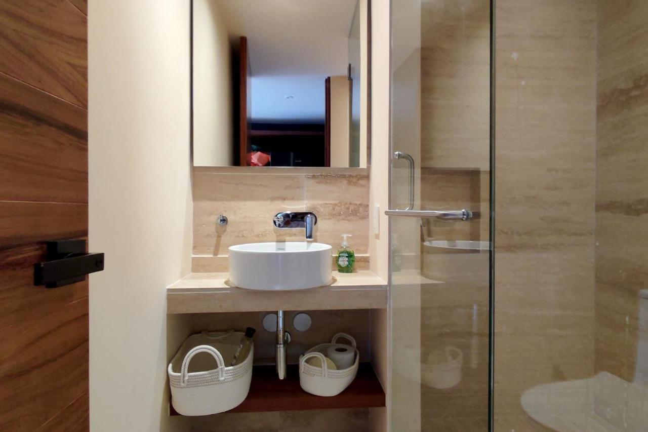 Beautiful 2 Story Loft Near The Aparthotel