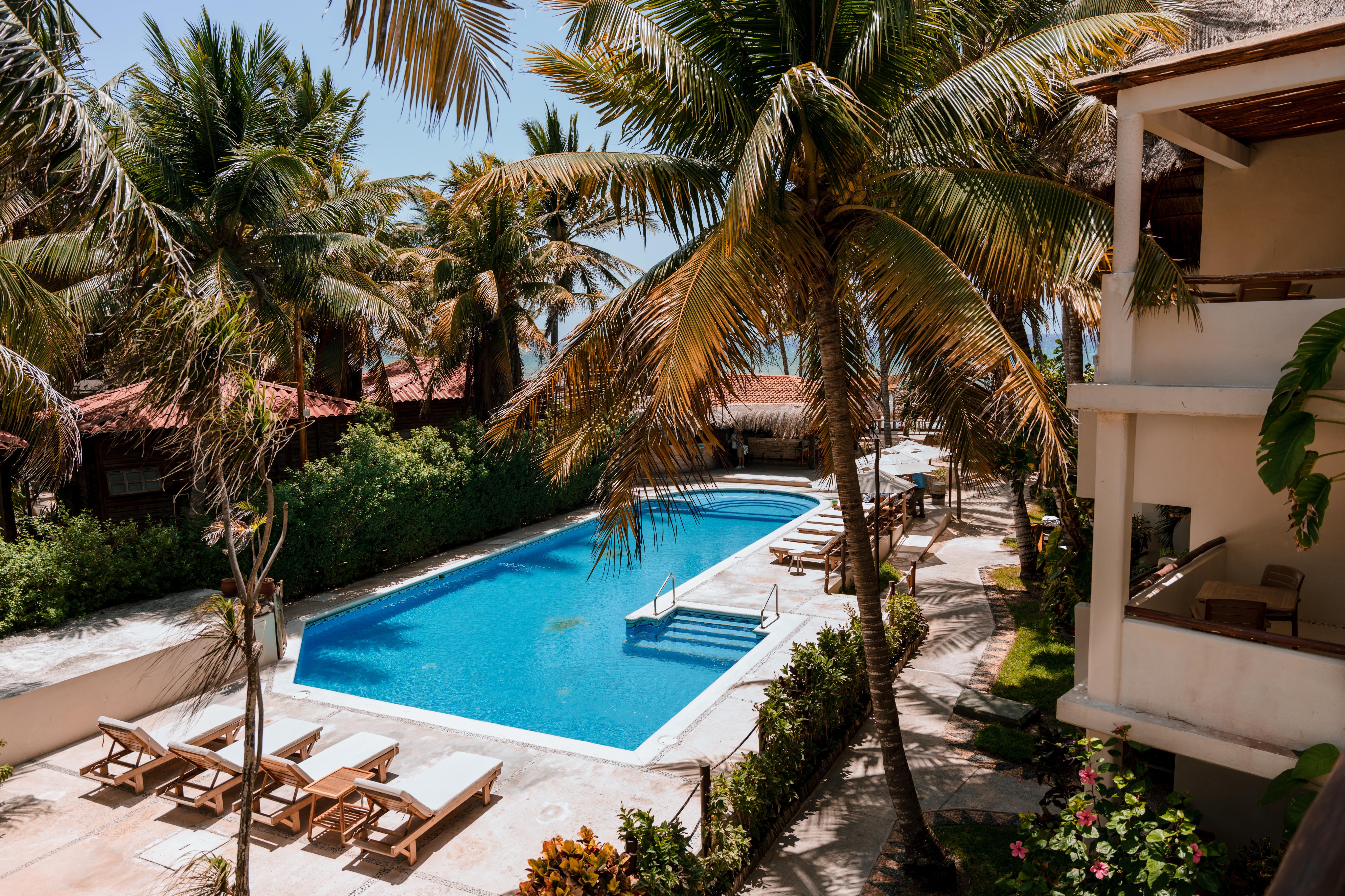 Petit Lafitte Front Hotel&bungalows