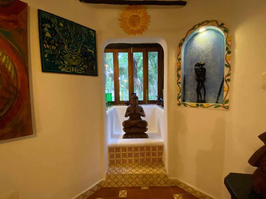 Jungle Oasis By The Beach: Casa Selva On 38th Street