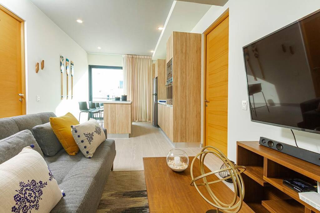At The Boat & Enjoy The Sea Apartment