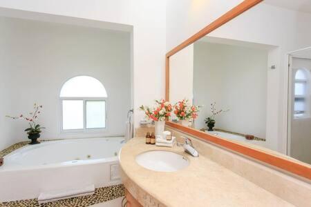 Nhà nghỉ Ideal Family & Friend Trip, Gated Area With Pool Onsite Playa del Carmen