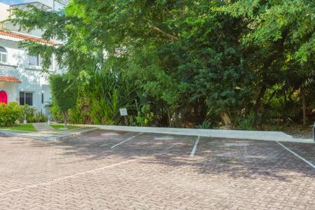 Nhà nghỉ Ideal Family & Friend Trip, Gated Area With Pool Onsite Playa del Carmen