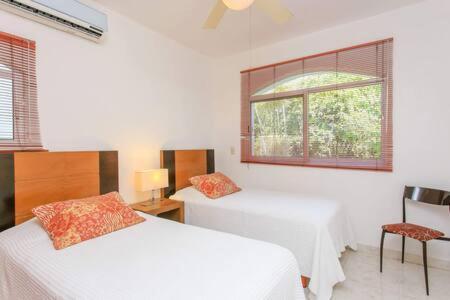 Ideal Family & Friend Trip, Gated Area With Pool Onsite Nhà nghỉ
