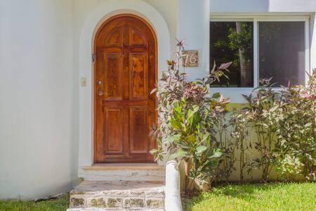 Ideal Family & Friend Trip, Gated Area With Pool Onsite Nhà nghỉ *