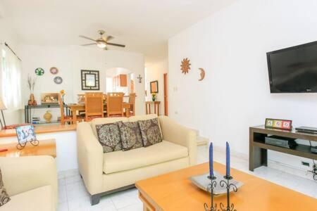 Nhà nghỉ Ideal Family & Friend Trip, Gated Area With Pool Onsite Playa del Carmen