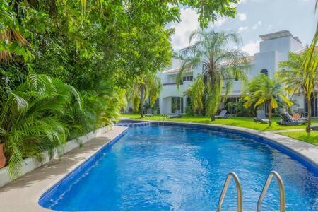 Nhà nghỉ Ideal Family & Friend Trip, Gated Area With Pool Onsite Playa del Carmen