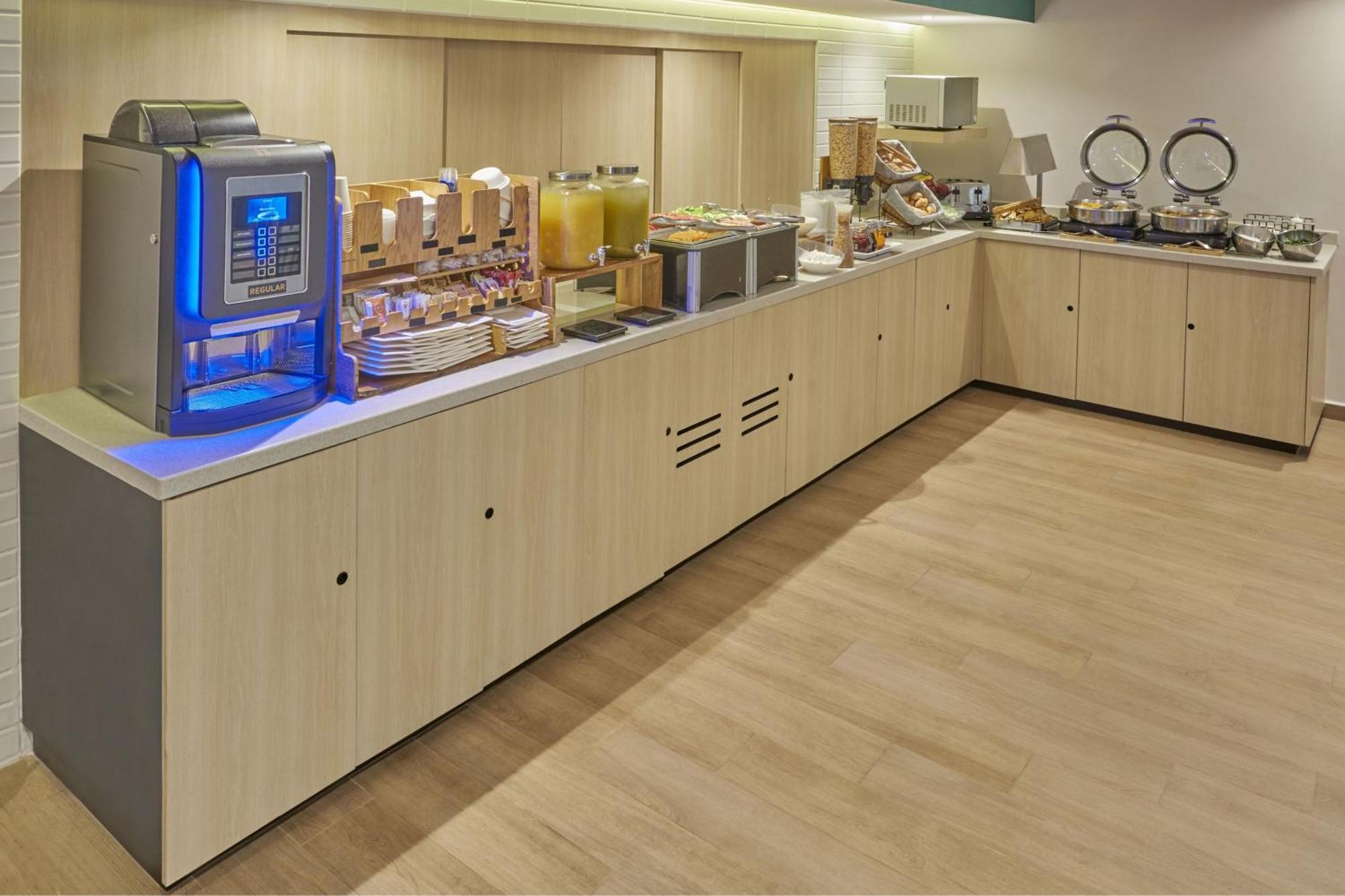 Khách sạn Express By Marriott 4*