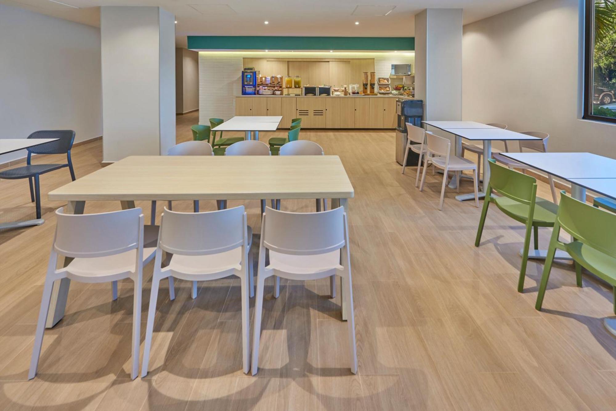 Khách sạn Express By Marriott 4*