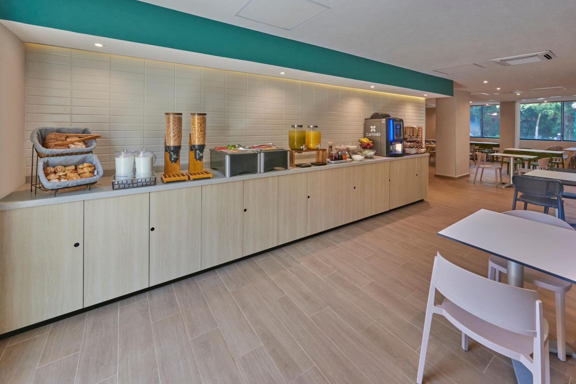 Khách sạn Express By Marriott 4*
