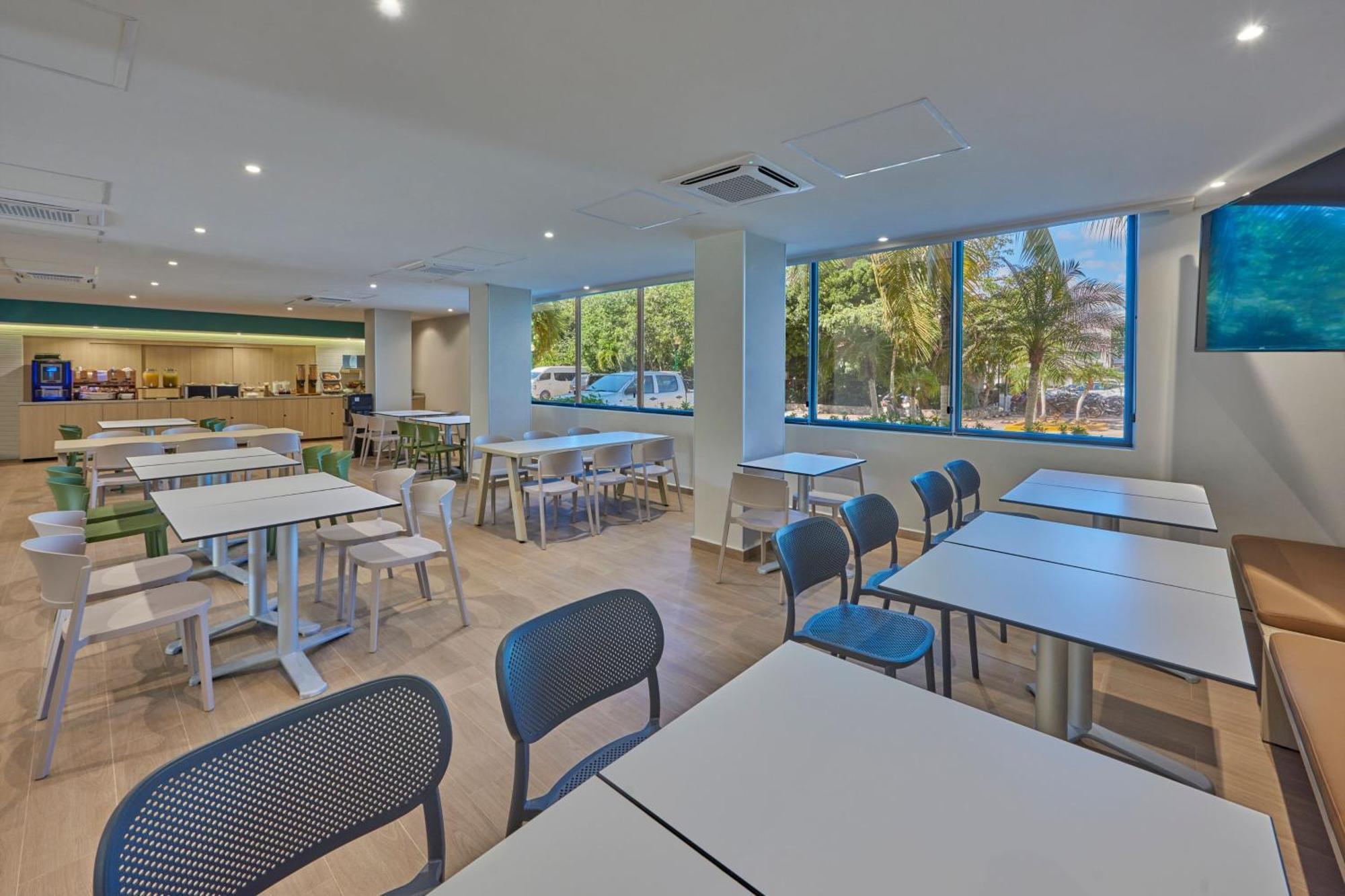 Khách sạn Express By Marriott Playa del Carmen