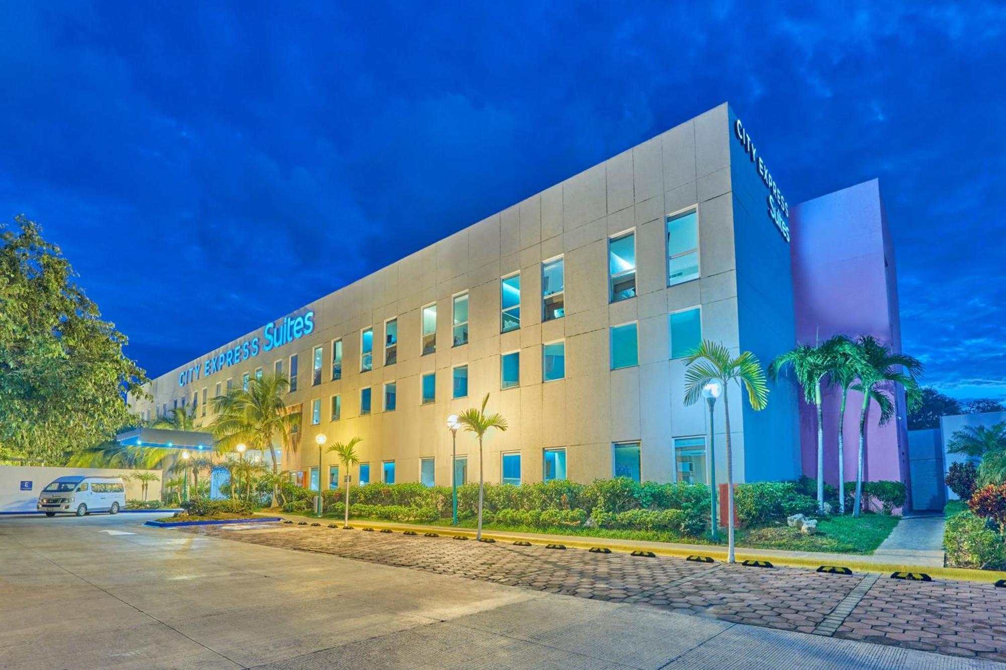 Express By Marriott Aparthotel Playa del Carmen