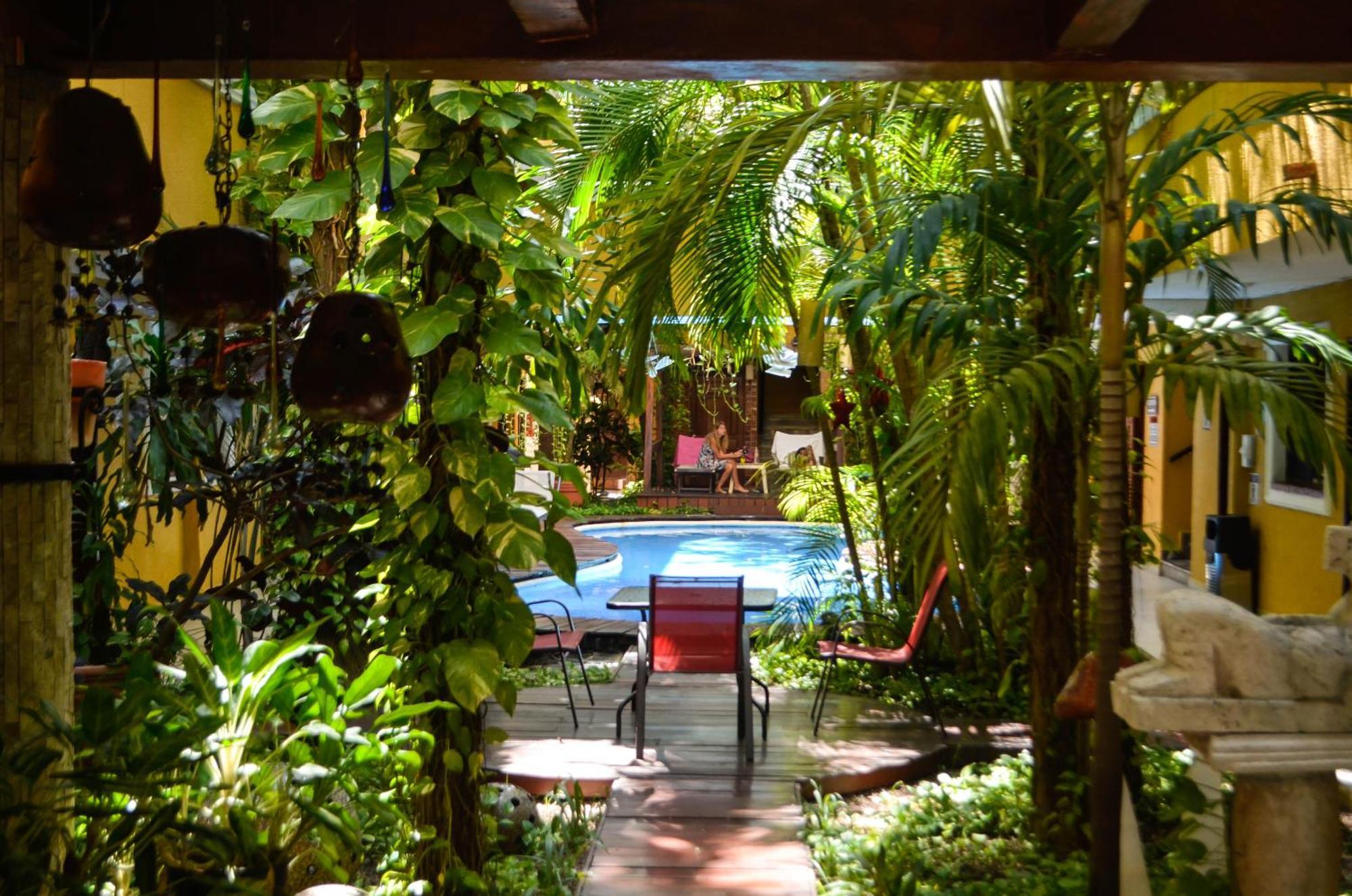 Golondrinas Khách sạn 4*
