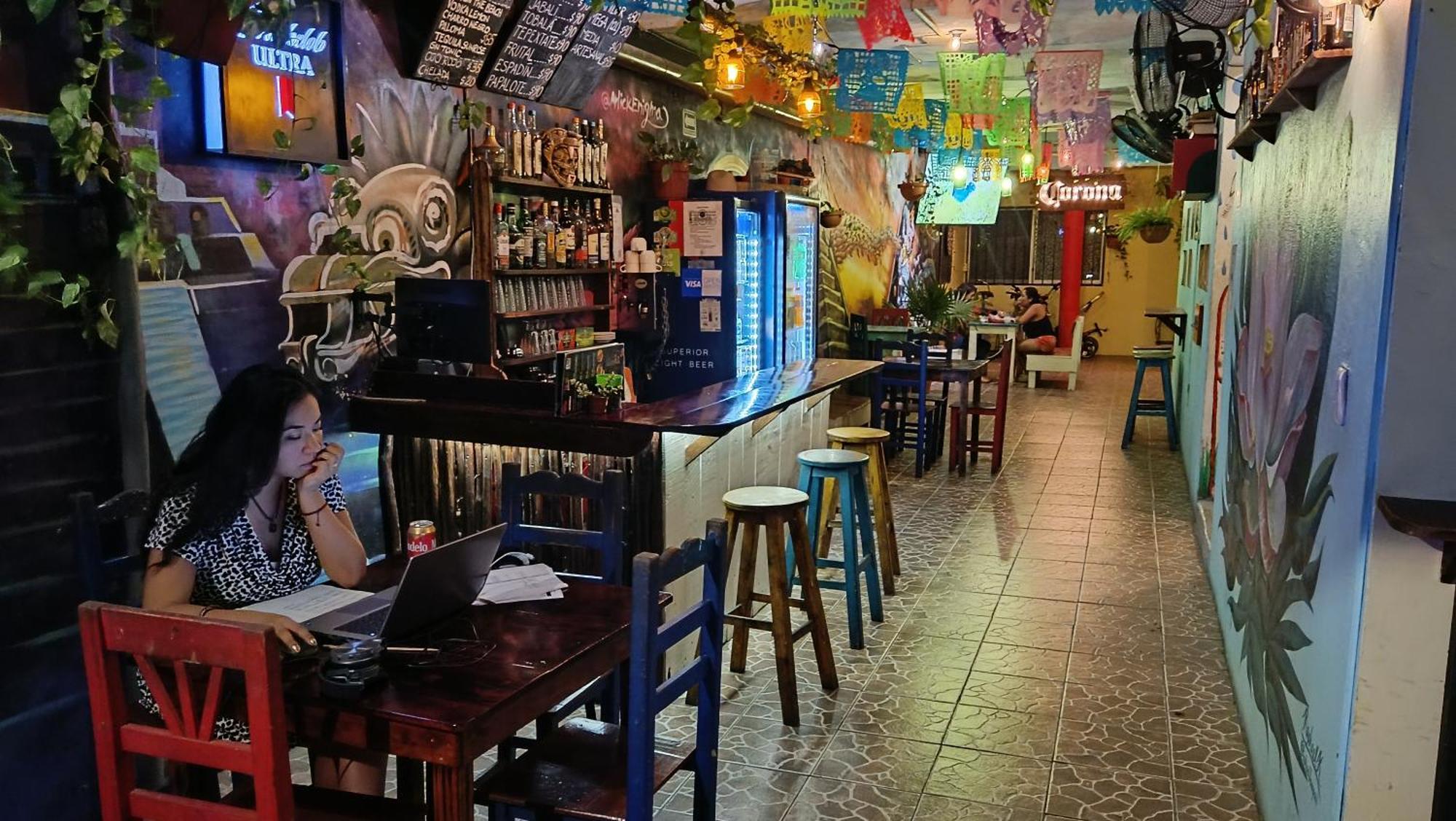 Hostel Tres Mundos *
