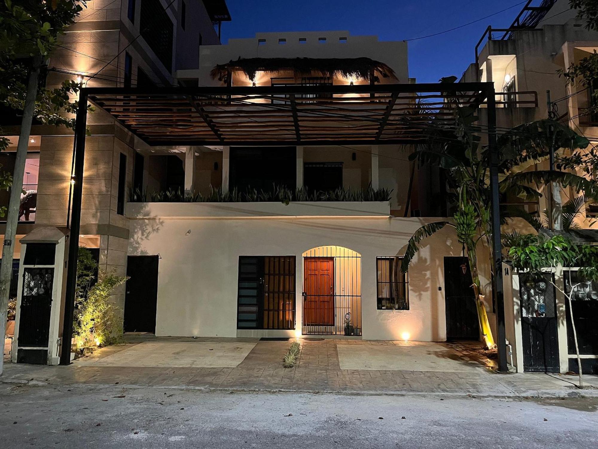 Căn hộ Beautiful, Comfortable And Great Location *