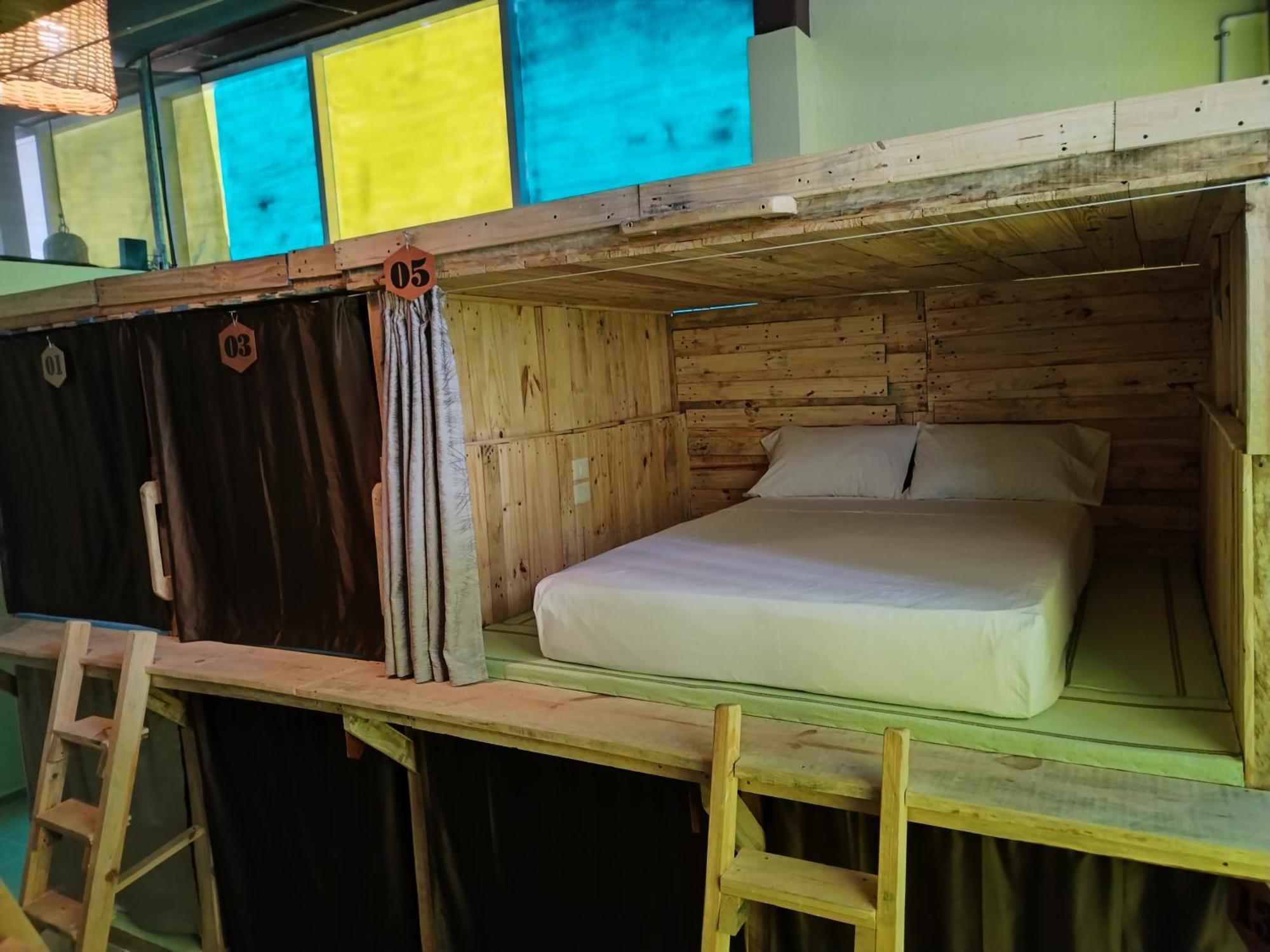 Tropico 20 Pdc Hostel
