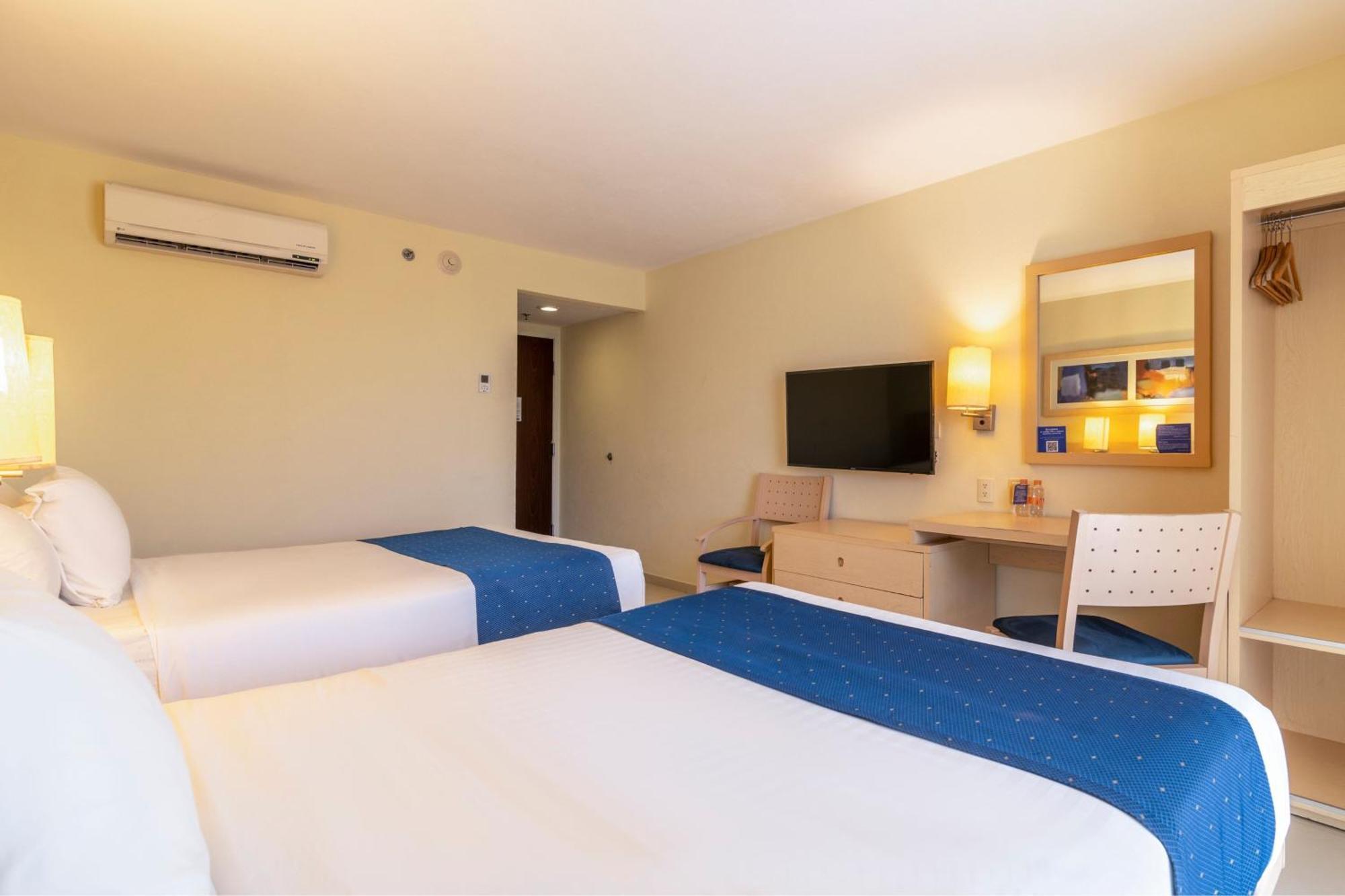 Khách sạn Express By Marriott