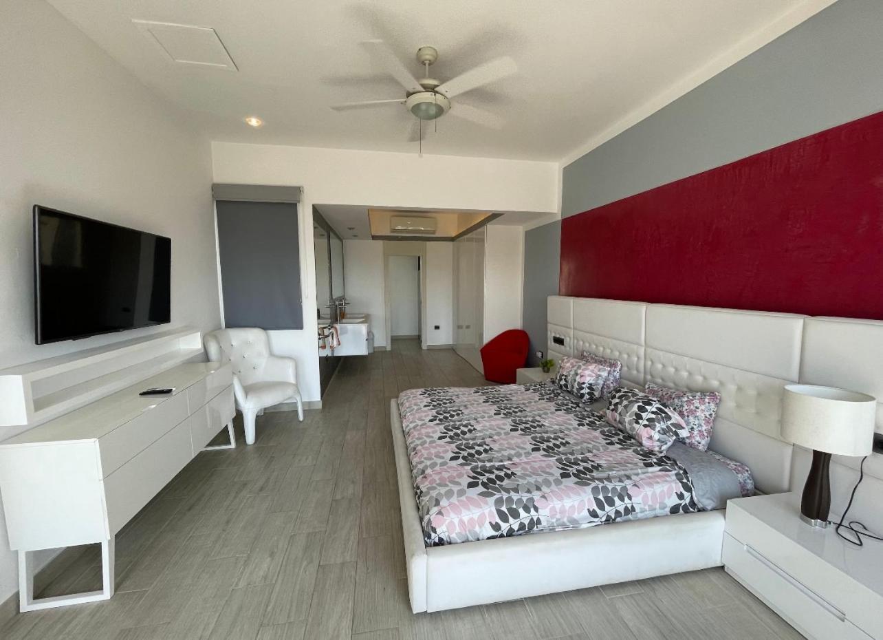 Căn hộ Penthouse On 5av! Private Pool! Rooftop With Ocean View *