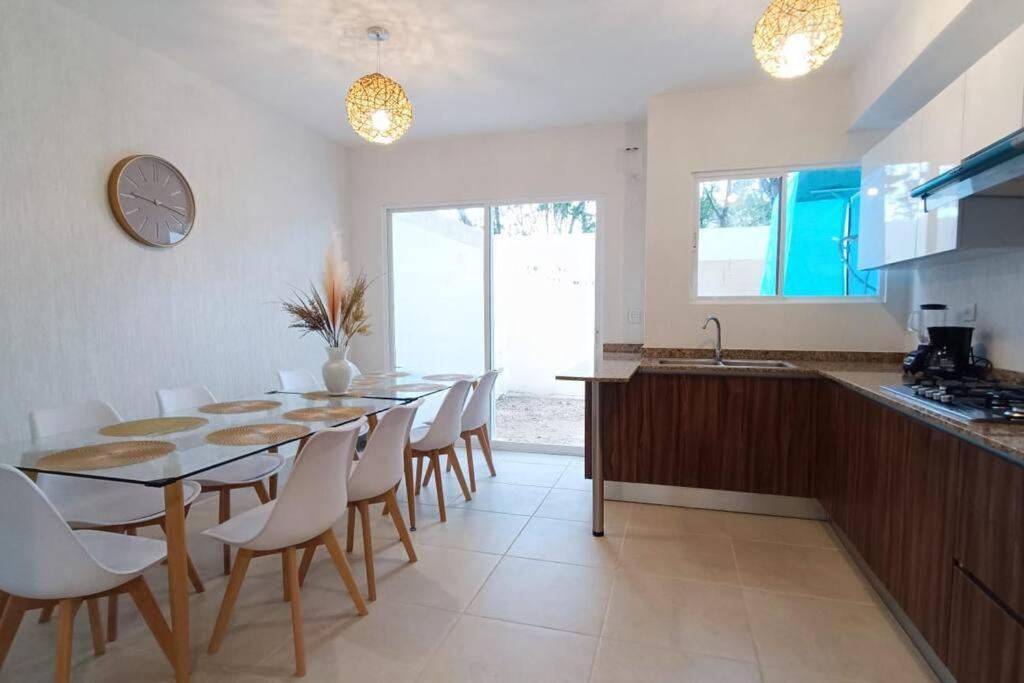 Nhà nghỉ Residencia Familias En