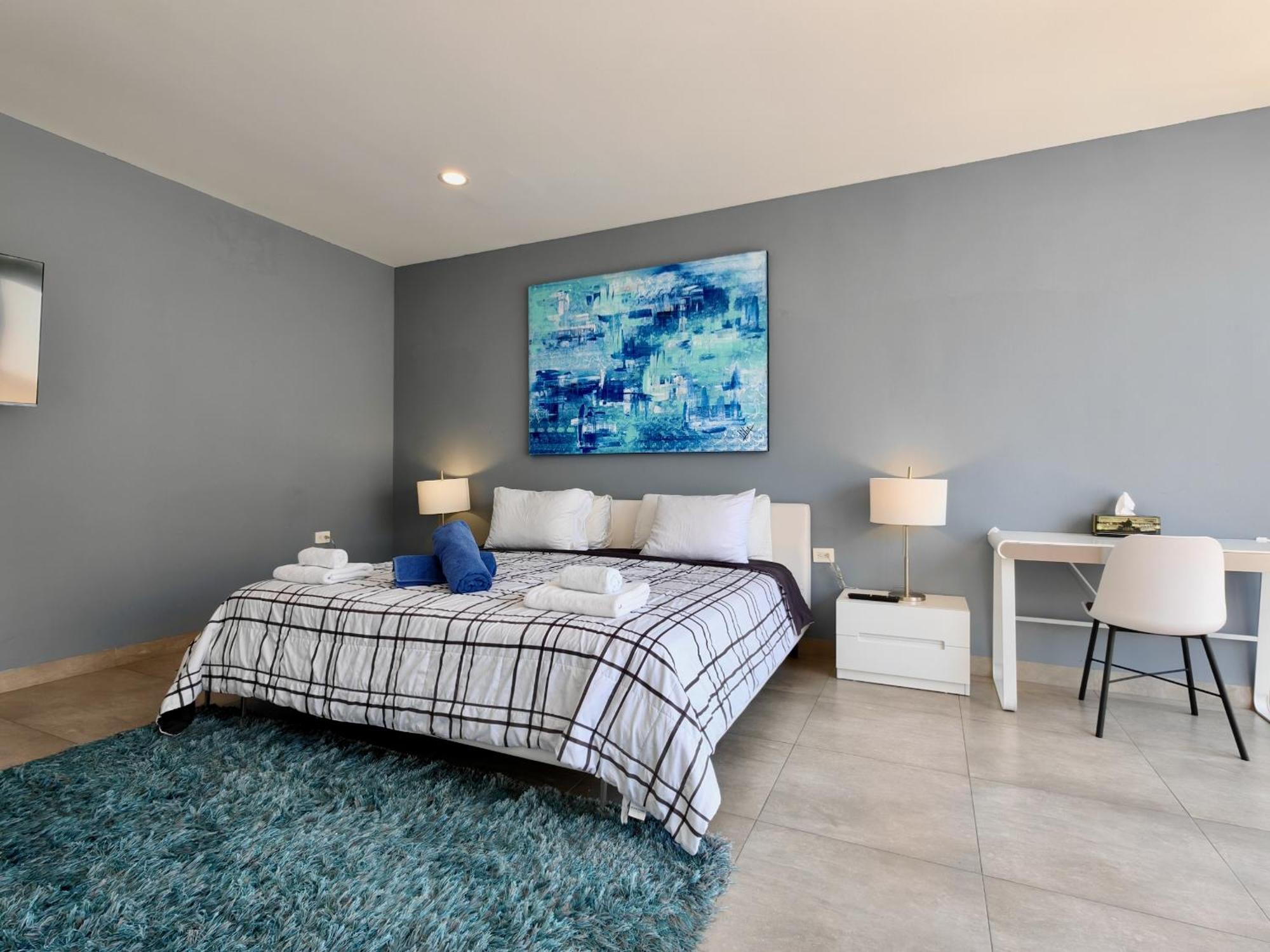 Icono Luxury Ph By Guys Apartamento