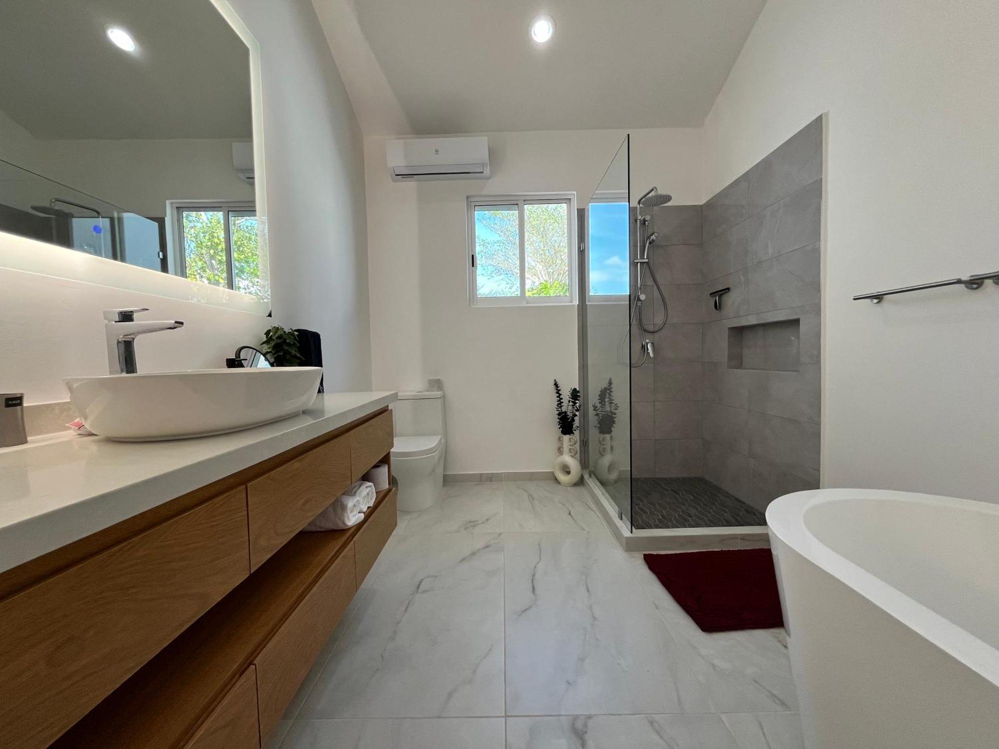 Espectacular Townhouse Renovado 3 Rec 3 Banos