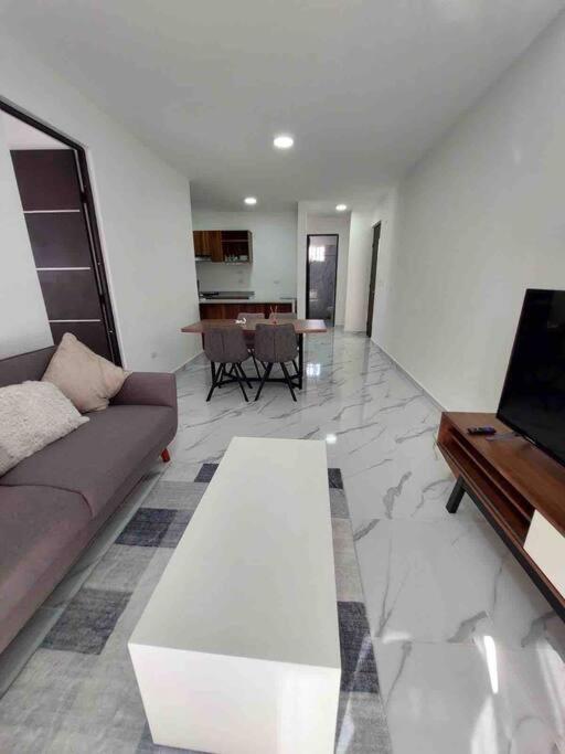 Departamento La Selva J.m.