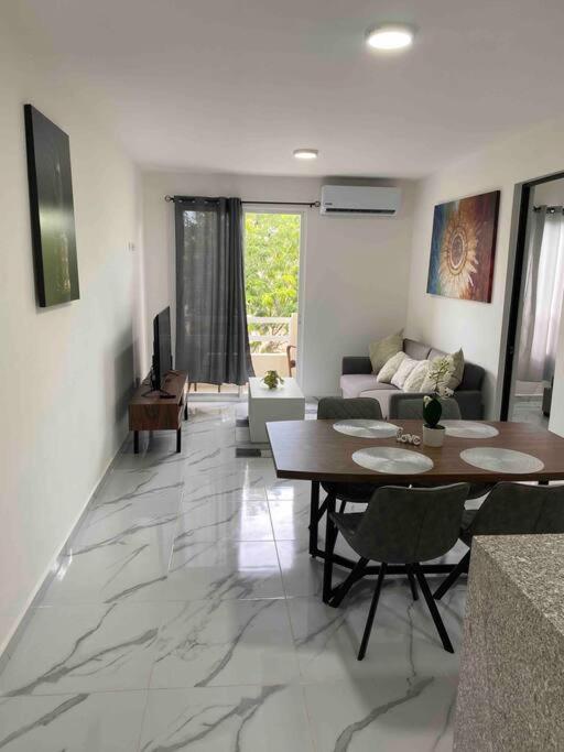Departamento La Selva J.m.