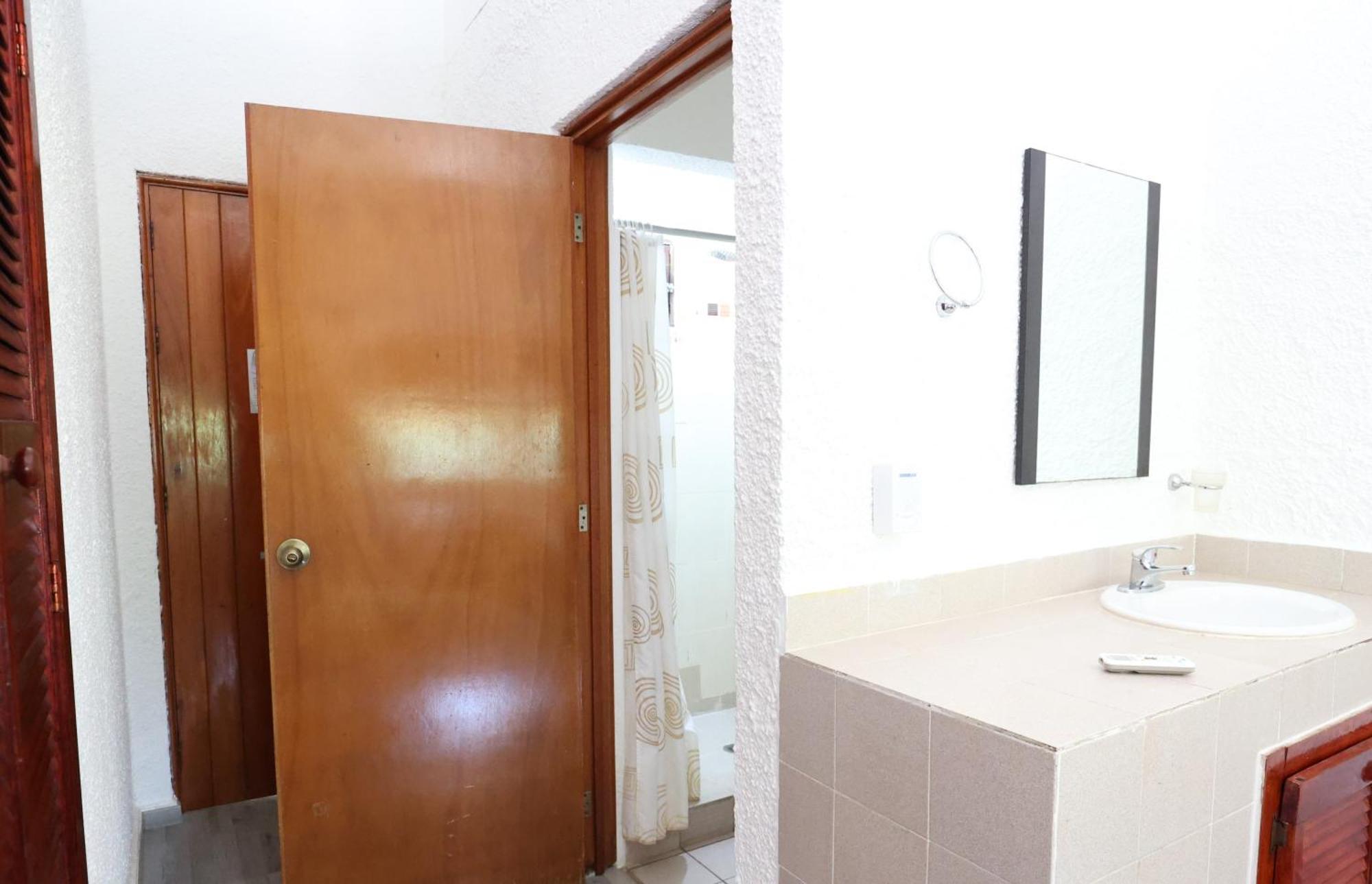 Bosque Caribe, 5th Av. Zone 3* Playa del Carmen