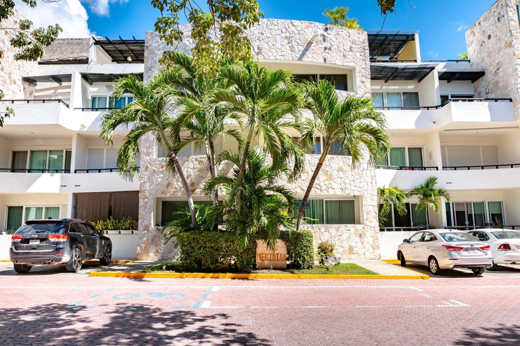 Apartment Meridian 208 *