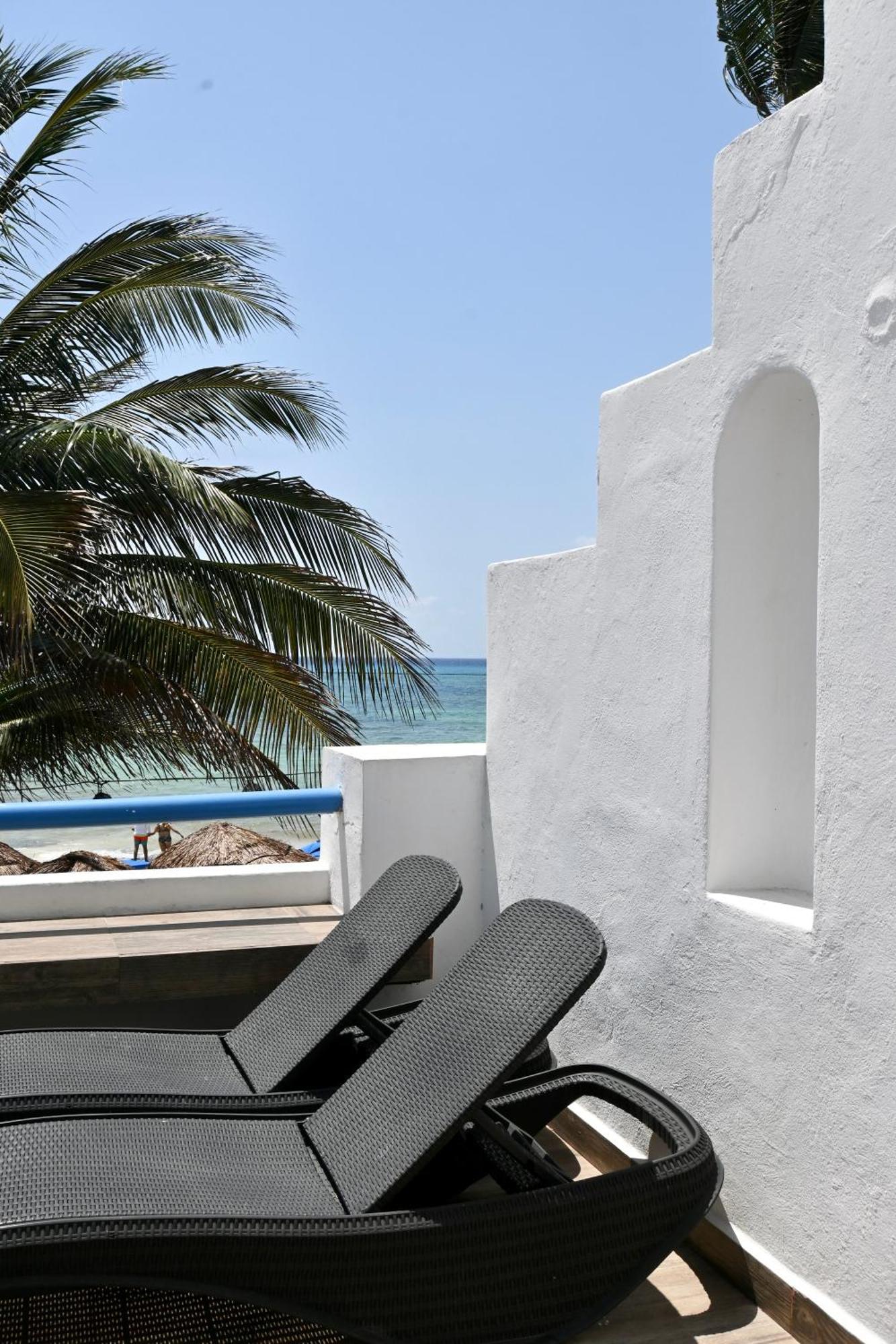 Pelicano - Beachfront Hotel Playa del Carmen