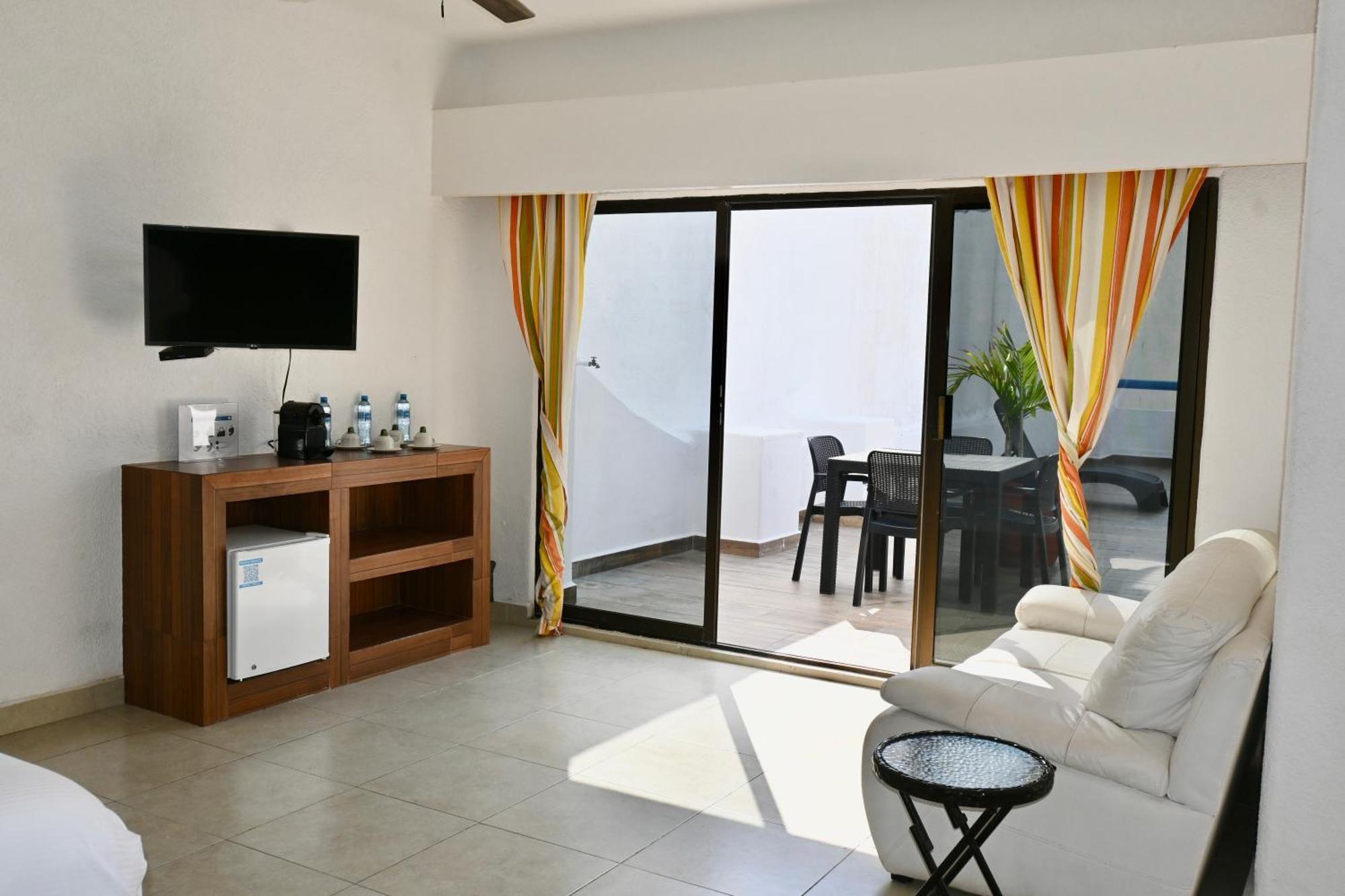 Pelicano - Beachfront Hotel