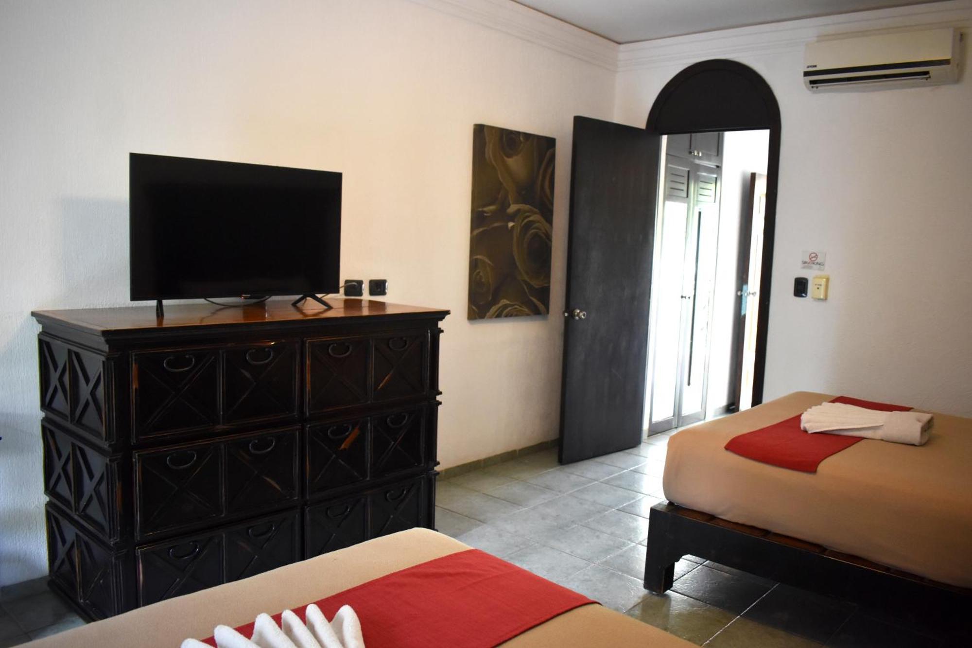 Hacienda Paradise 4*
