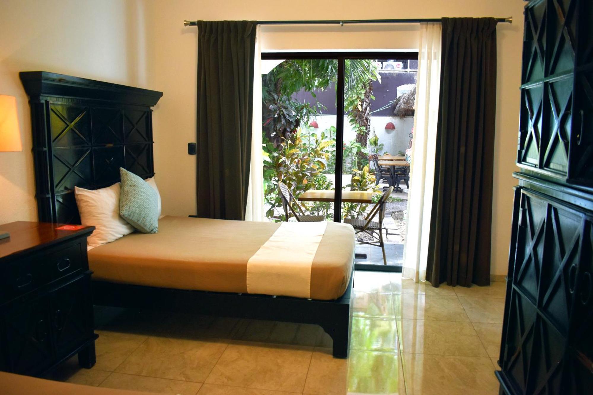 Hacienda Paradise Hotel