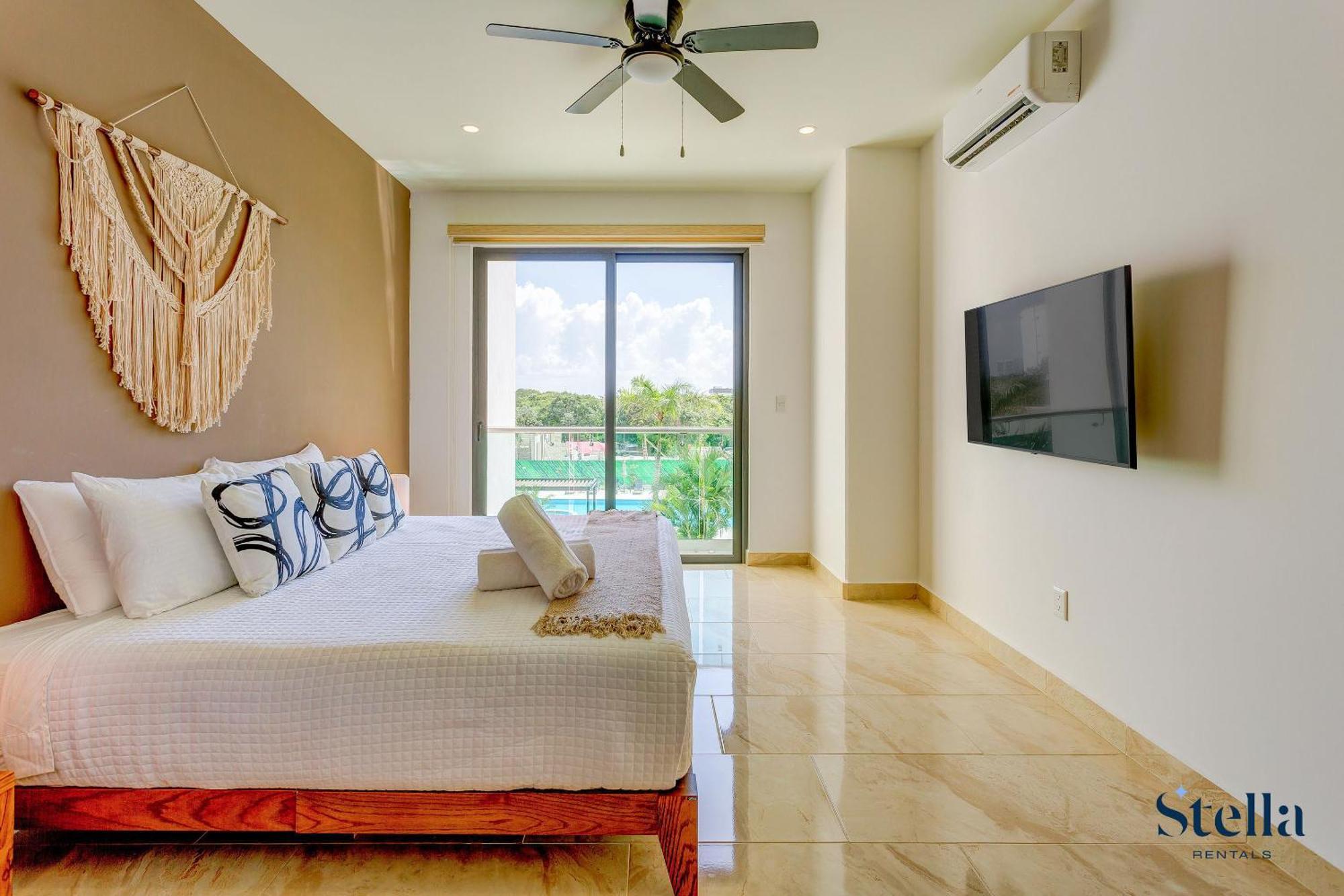 Casa de férias New Complex Style With Amenities Near Downtown 7min