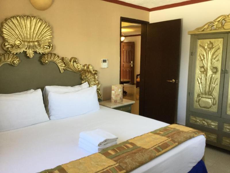 Khách sạn Golondrinas 4*