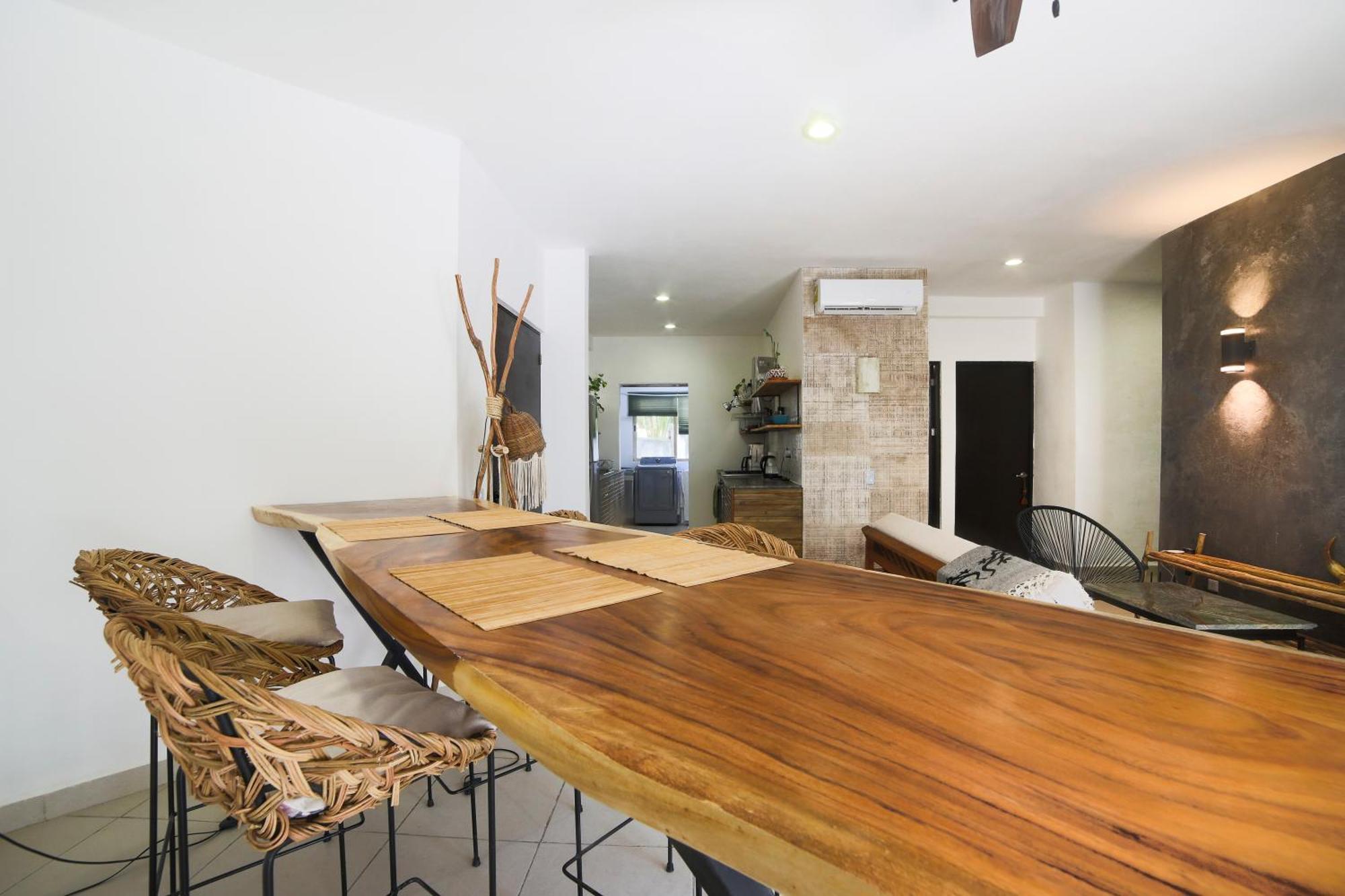 Full Equipped 2 Bdrm In Gated Community & Pool View Apartment *