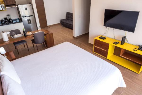 Apartment Yellow *