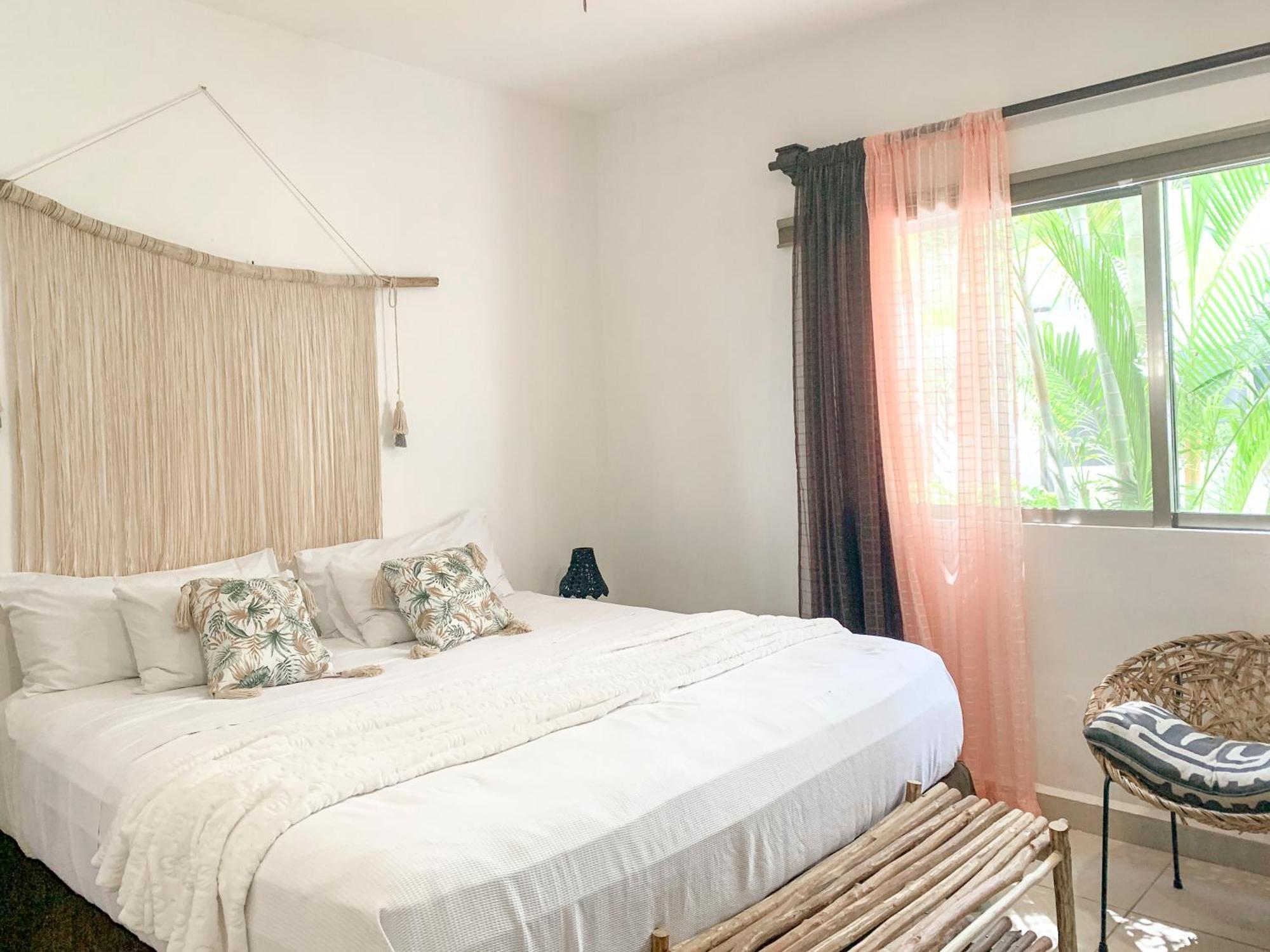 Full Equipped 2 Bdrm In Gated Community & Pool View Playa del Carmen