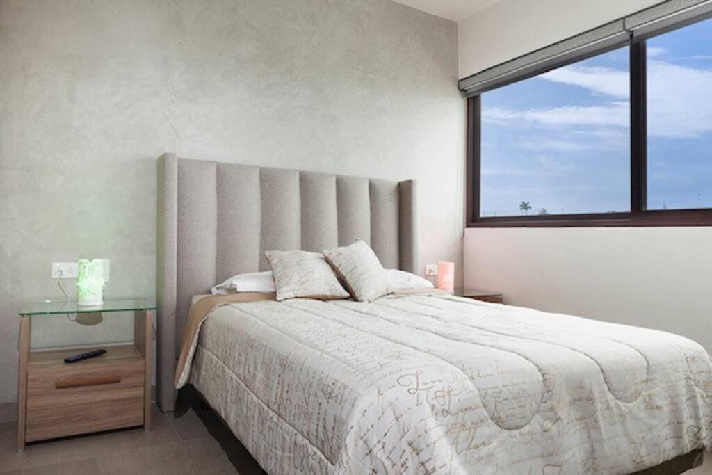 Apartment Beachside Haven Modern 2br Condo, With Rooftop Pool